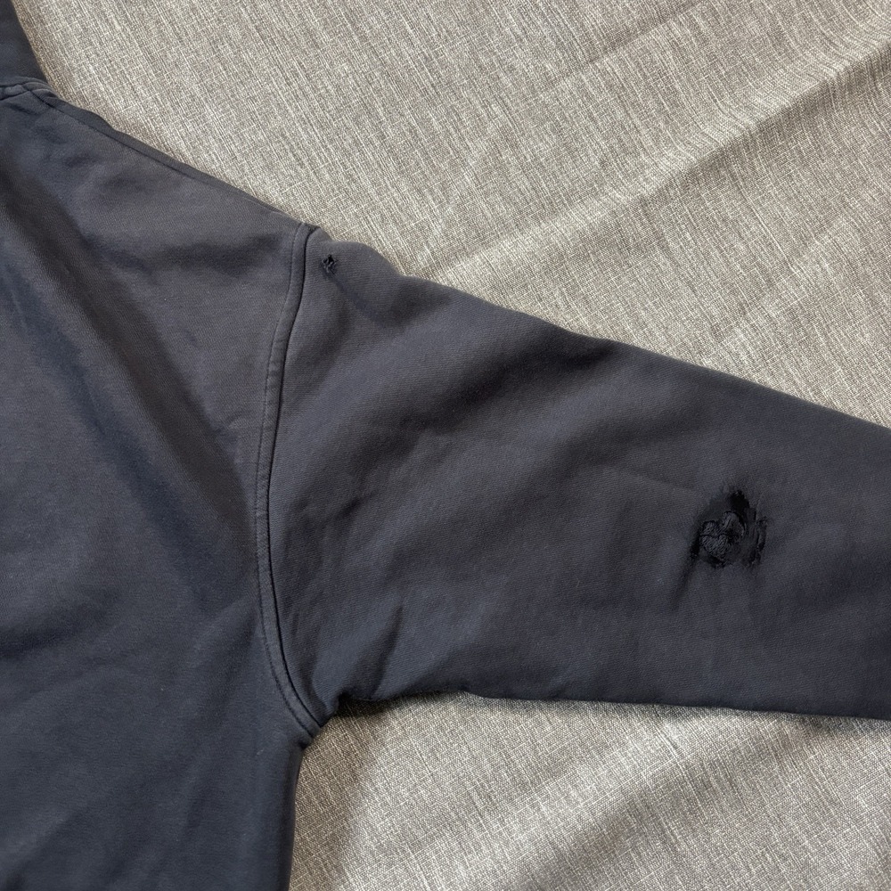 Vintage Levi's Black Hoodie with Faded Logo - L - Picture 5 of 9